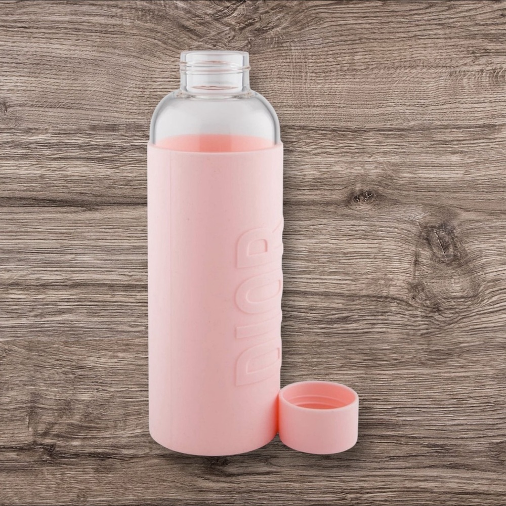 DIOR NIB LIMITED EDITION GLASS PINK WATER BOTTLE WITH REMOVABLE SILICONE COVER - Picture 3 of 4